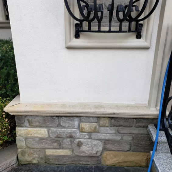 Power washing in Richmond Hill after