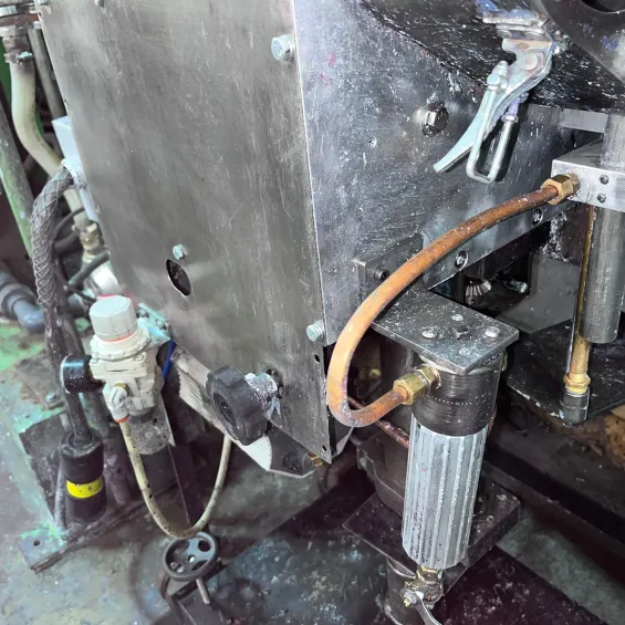 Restored ink machine after dry ice blasting by SZB